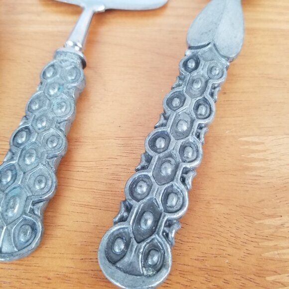 Pewter Serving Utensils "Old Norse" Pattern Salad Spoon Fork Cheese Slicer 3 PC - Picture 2 of 12